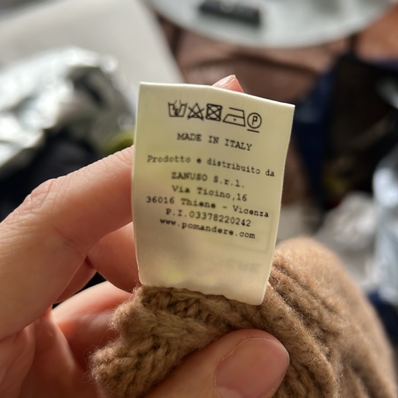 Pomandere Women's Tan Sweater Vest - Picture 4 of 7